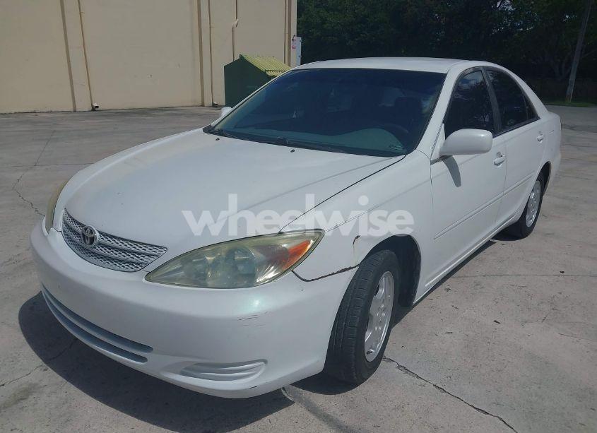 Photo 6 of 2002 Toyota Camry LE V6 (VIN 4T1BF32K42U007564)