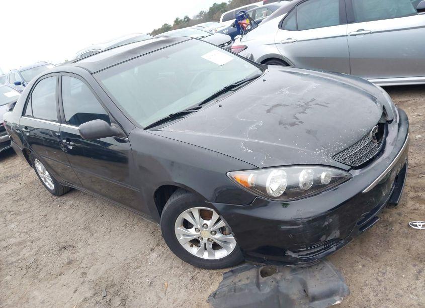 2004 Toyota Camry LE V6 (VIN 4T1BF32K44U074085) main photo