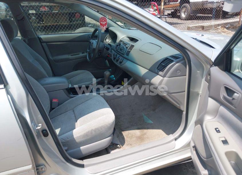 Photo 5 of 2004 Toyota Camry LE V6 (VIN 4T1BF32K44U080162)