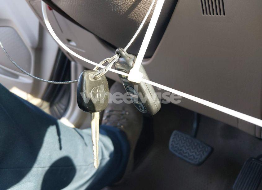 Photo 11 of 2004 Toyota Camry XLE V6 (VIN 4T1BF32K44U579852)