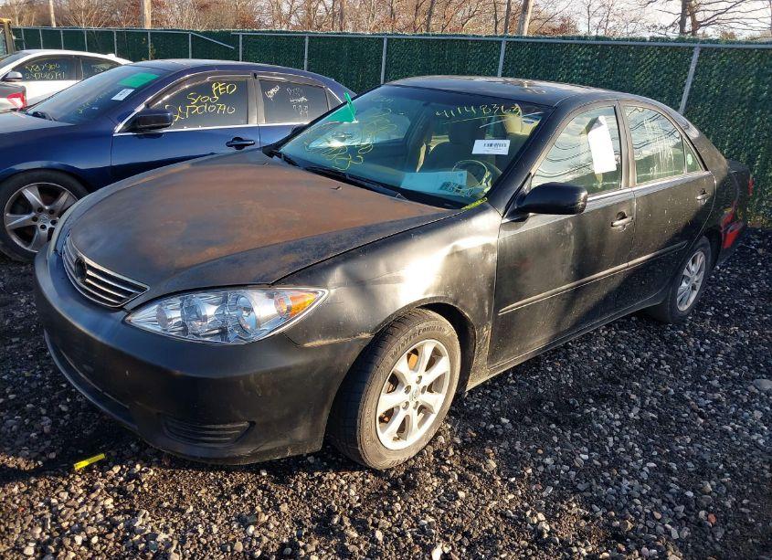 Photo 2 of 2005 Toyota Camry LE V6 (VIN 4T1BF32K45U084276)