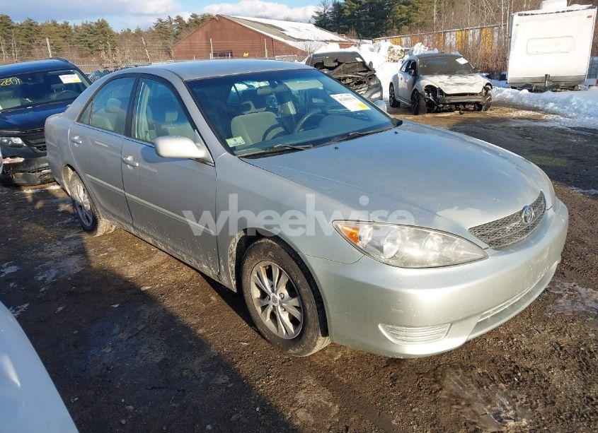 2005 Toyota Camry LE V6 (VIN 4T1BF32K45U110830) main photo