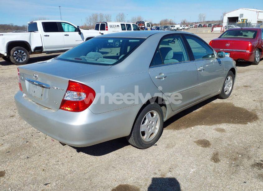 Photo 4 of 2002 Toyota Camry LE V6 (VIN 4T1BF32K52U518216)