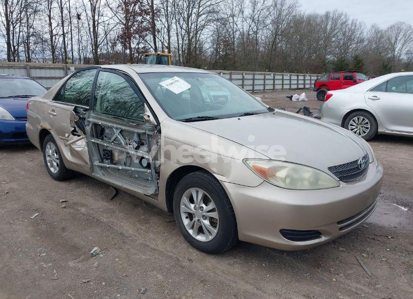 2004 Toyota Camry LE V6 (VIN 4T1BF32K54U569041) main photo