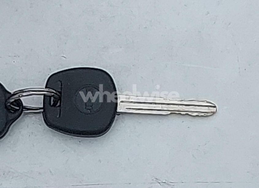 Photo 11 of 2004 Toyota Camry LE V6 (VIN 4T1BF32K54U572537)