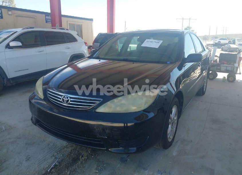 Photo 2 of 2005 Toyota Camry XLE V6 (VIN 4T1BF32K55U095027)