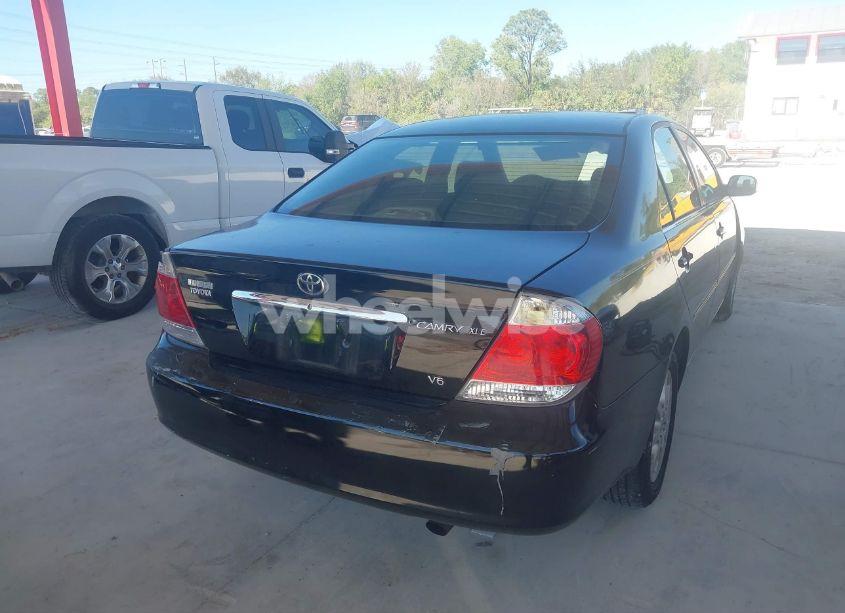 Photo 4 of 2005 Toyota Camry XLE V6 (VIN 4T1BF32K55U095027)