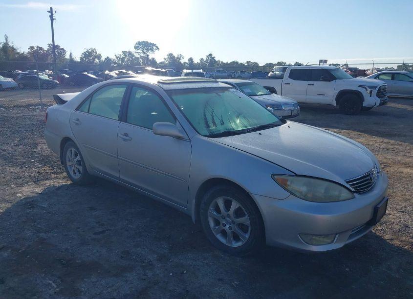 2005 Toyota Camry XLE V6 (VIN 4T1BF32K55U600175) main photo