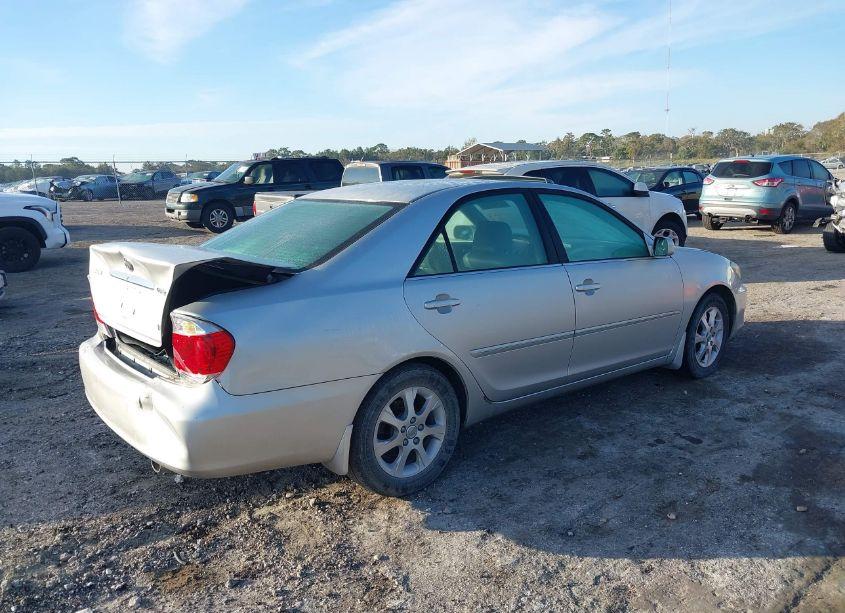 Photo 4 of 2005 Toyota Camry XLE V6 (VIN 4T1BF32K55U600175)