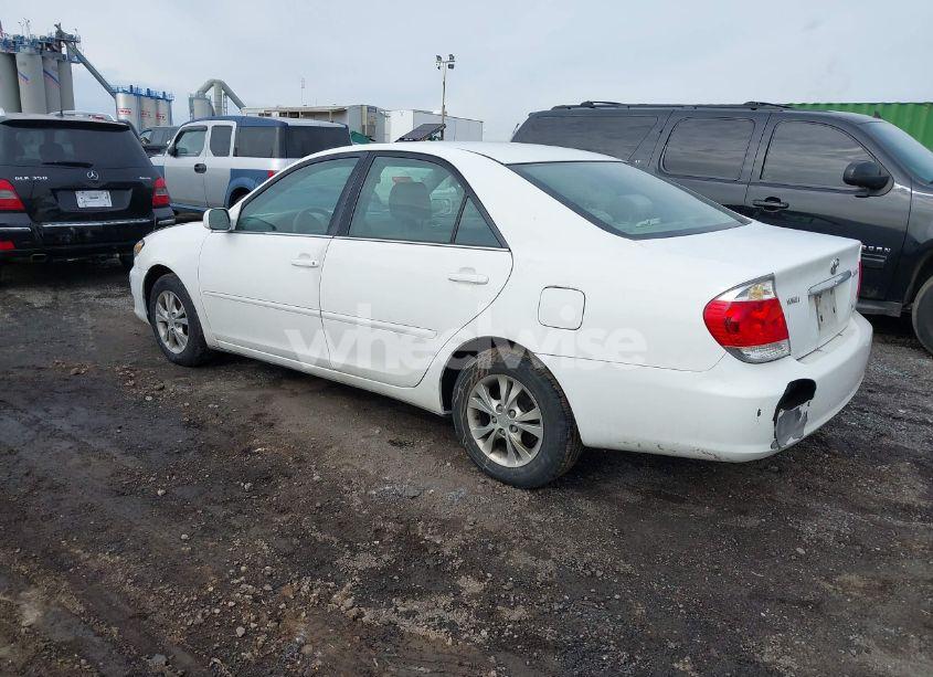 Photo 3 of 2005 Toyota Camry LE V6 (VIN 4T1BF32K55U620507)