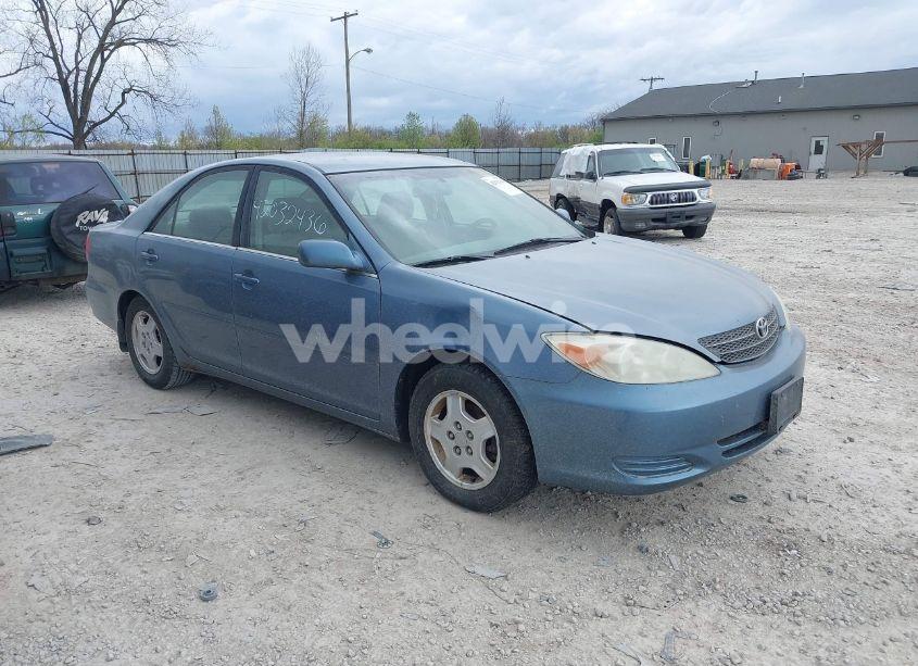 2002 Toyota Camry LE V6 (VIN 4T1BF32K62U518709) main photo