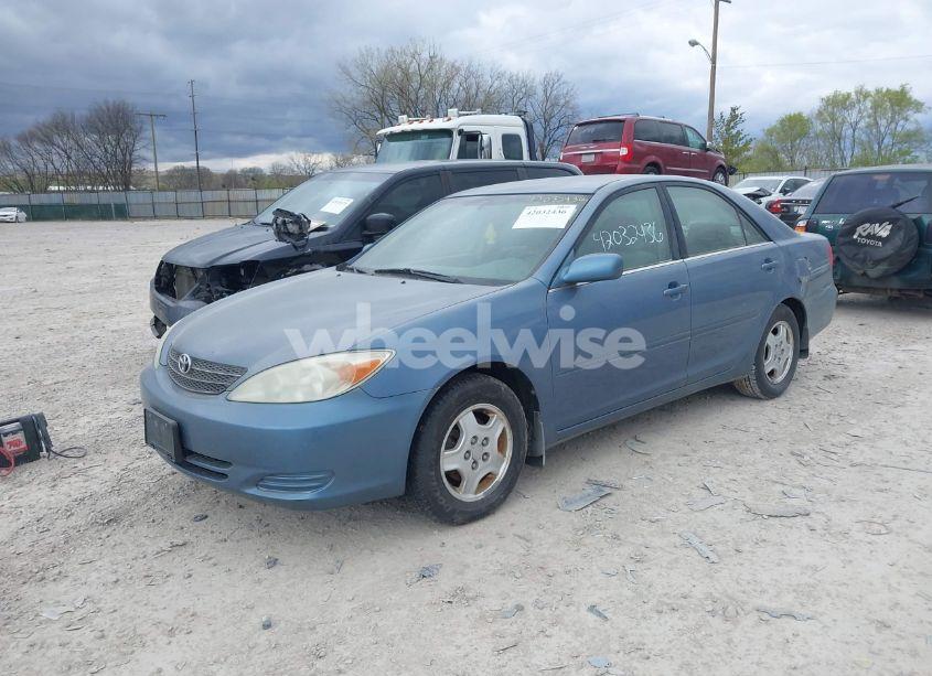 Photo 2 of 2002 Toyota Camry LE V6 (VIN 4T1BF32K62U518709)