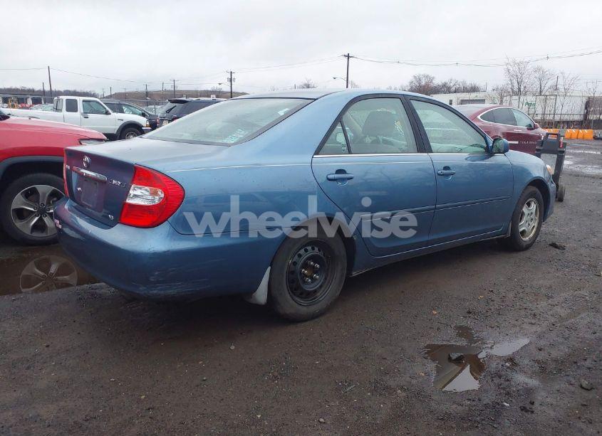 Photo 4 of 2002 Toyota Camry LE V6 (VIN 4T1BF32K62U526406)