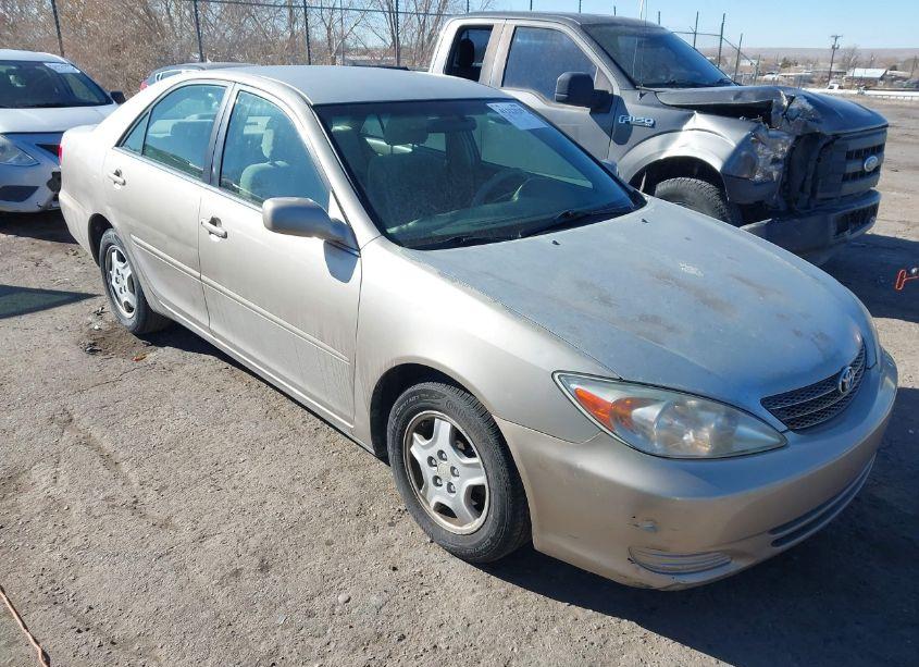 2002 Toyota Camry LE V6 (VIN 4T1BF32K62U530861) main photo