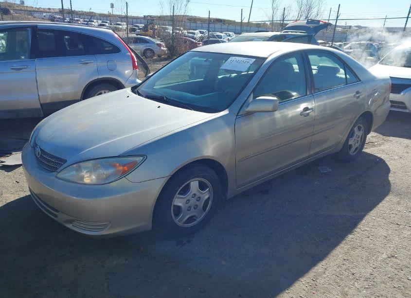 Photo 2 of 2002 Toyota Camry LE V6 (VIN 4T1BF32K62U530861)
