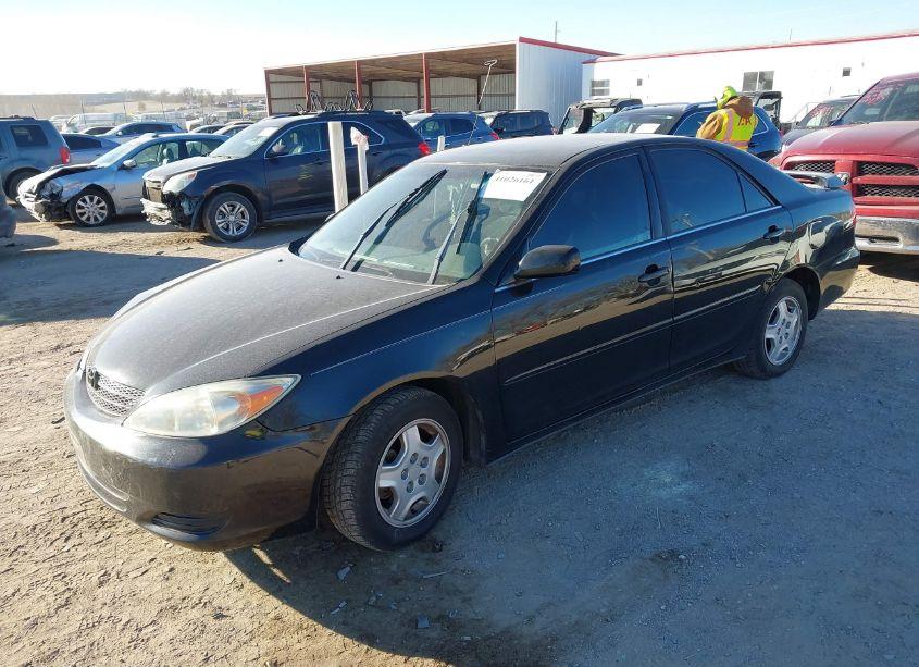 Photo 2 of 2003 Toyota Camry LE V6 (VIN 4T1BF32K63U045881)