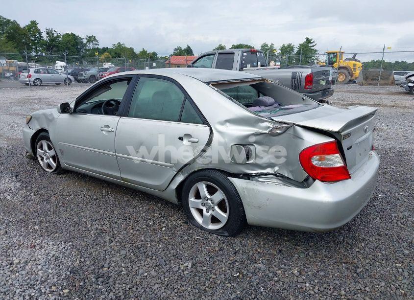 Photo 3 of 2003 Toyota Camry SE (VIN 4T1BF32K63U551033)