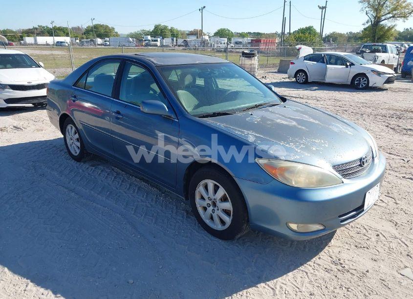 2003 Toyota Camry XLE V6 (VIN 4T1BF32K63U560430) main photo
