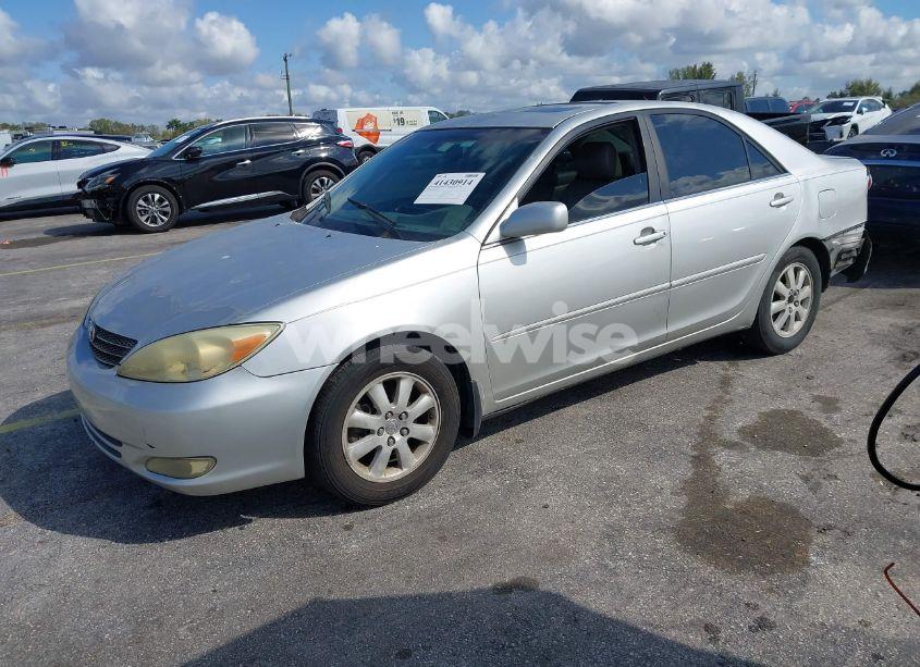 Photo 2 of 2004 Toyota Camry LE V6/XLE V6 (VIN 4T1BF32K64U063685)