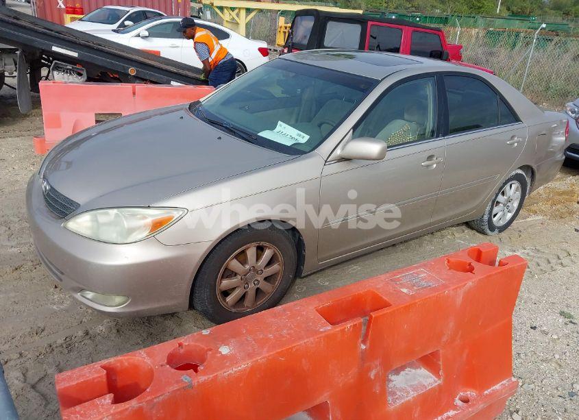 Photo 2 of 2004 Toyota Camry XLE V6 (VIN 4T1BF32K64U569520)