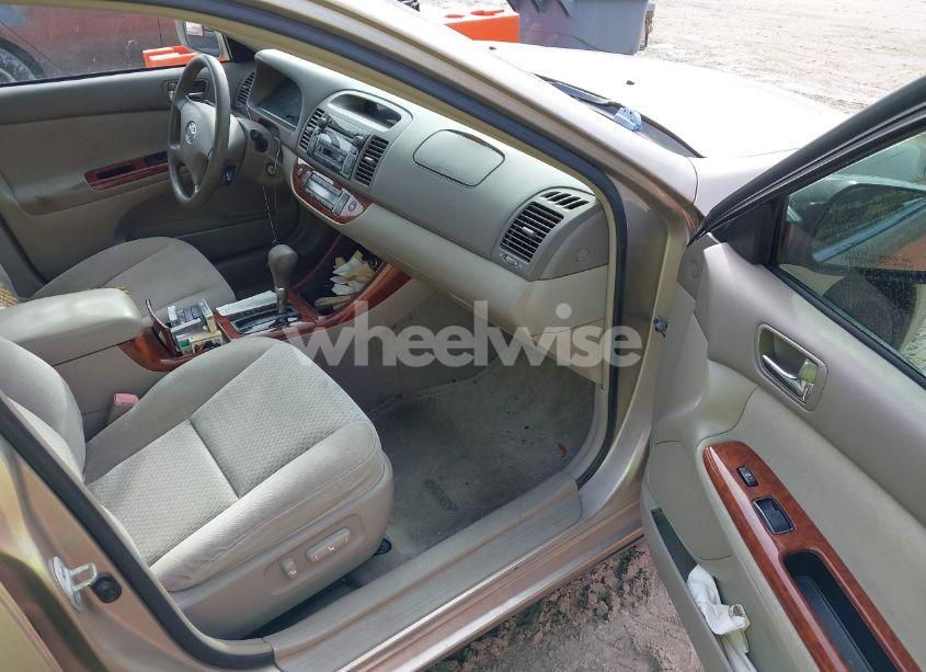 Photo 5 of 2004 Toyota Camry XLE V6 (VIN 4T1BF32K64U569520)