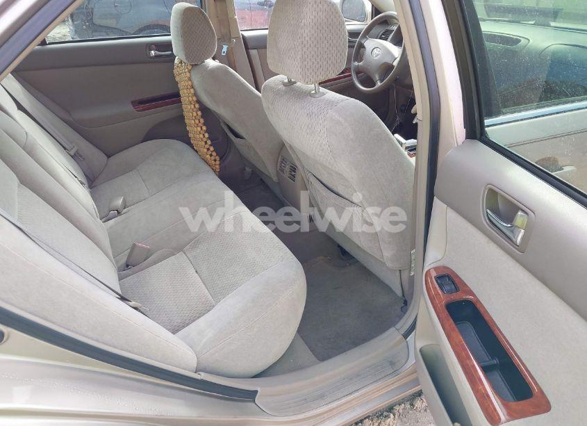 Photo 8 of 2004 Toyota Camry XLE V6 (VIN 4T1BF32K64U569520)