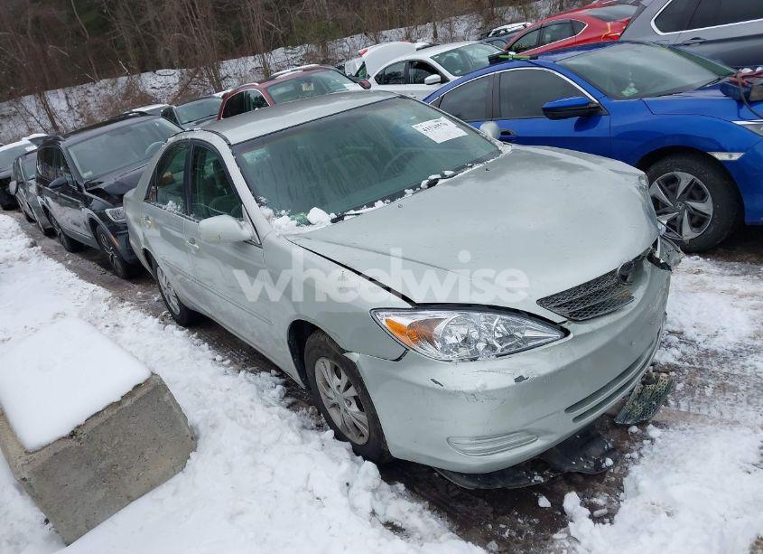 2004 Toyota Camry LE V6 (VIN 4T1BF32K64U588682) main photo