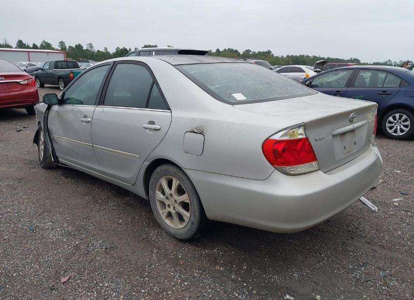 Photo 3 of 2005 Toyota Camry LE/XLE/SE (VIN 4T1BF32K65U097921)