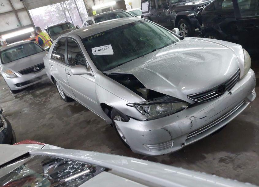 2005 Toyota Camry LE V6 (VIN 4T1BF32K65U601271) main photo