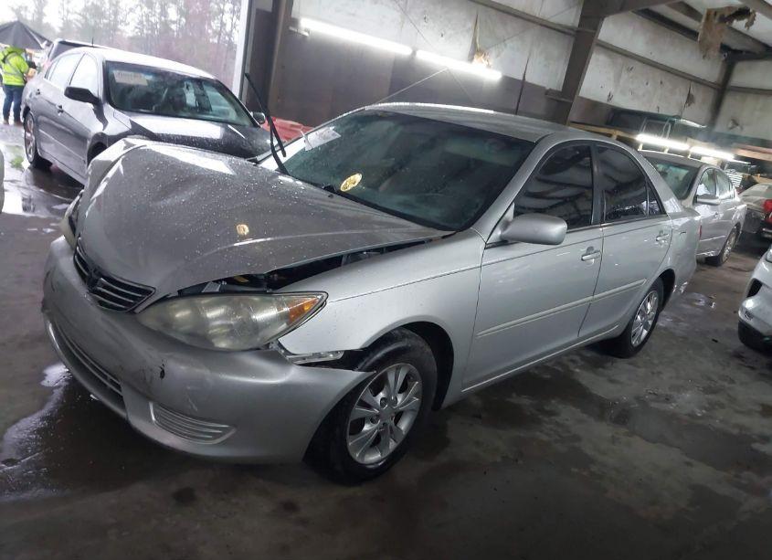 Photo 2 of 2005 Toyota Camry LE V6 (VIN 4T1BF32K65U601271)