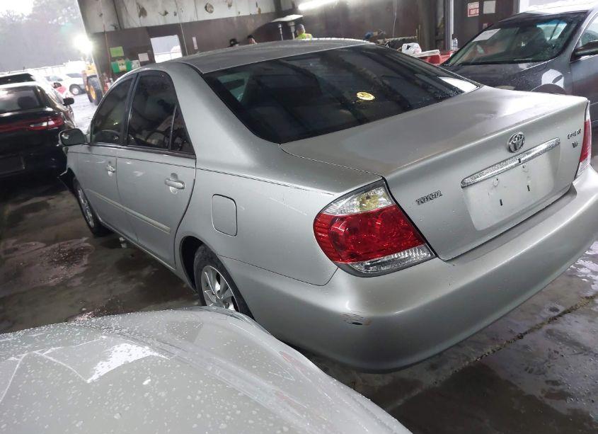 Photo 3 of 2005 Toyota Camry LE V6 (VIN 4T1BF32K65U601271)