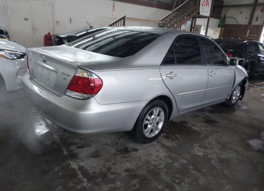 Photo 4 of 2005 Toyota Camry LE V6 (VIN 4T1BF32K65U601271)