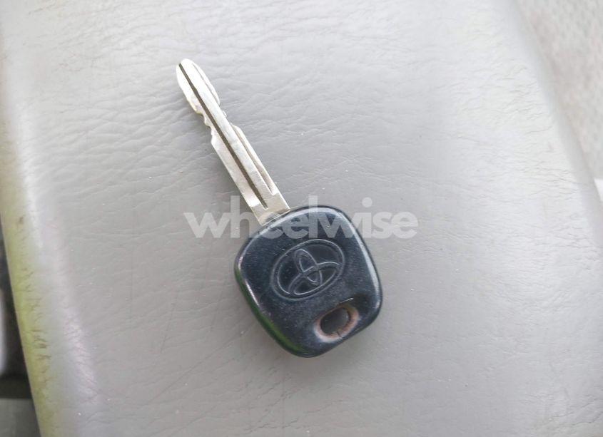 Photo 11 of 2002 Toyota Camry LE V6 (VIN 4T1BF32K72U005064)