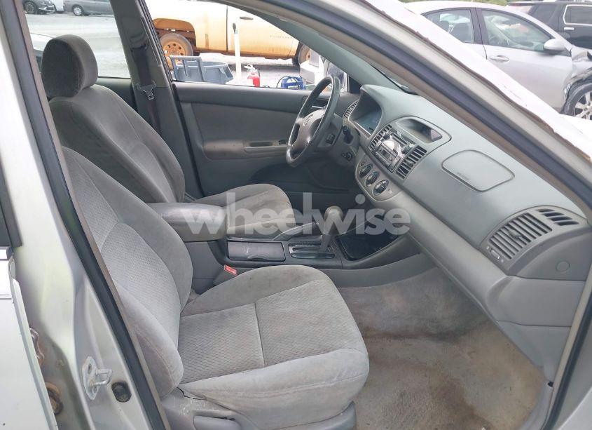 Photo 5 of 2002 Toyota Camry LE V6 (VIN 4T1BF32K72U005064)