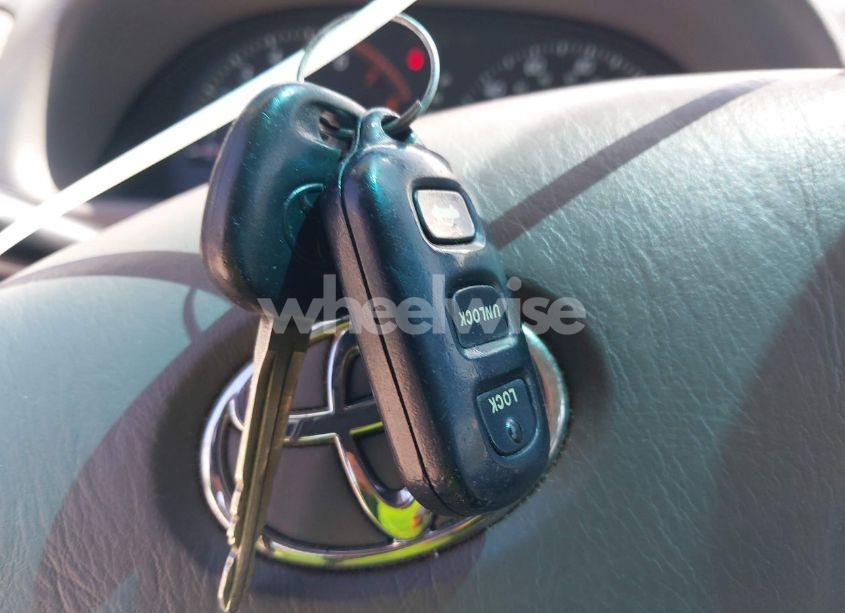 Photo 11 of 2002 Toyota Camry XLE V6 (VIN 4T1BF32K72U030756)