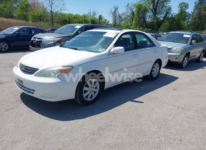 Photo 2 of 2002 Toyota Camry XLE V6 (VIN 4T1BF32K72U030756)