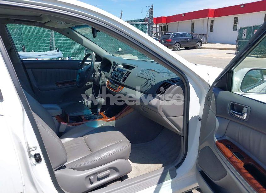 Photo 5 of 2002 Toyota Camry XLE V6 (VIN 4T1BF32K72U030756)