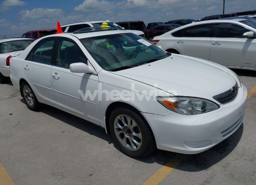 2003 Toyota Camry LE V6 (VIN 4T1BF32K73U037904) main photo