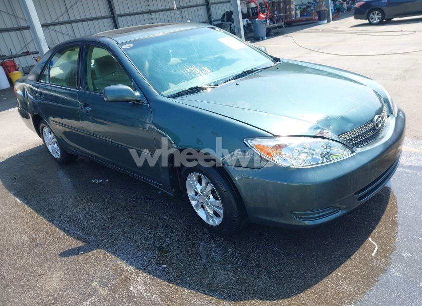 2004 Toyota Camry LE V6/XLE V6 (VIN 4T1BF32K74U073206) main photo