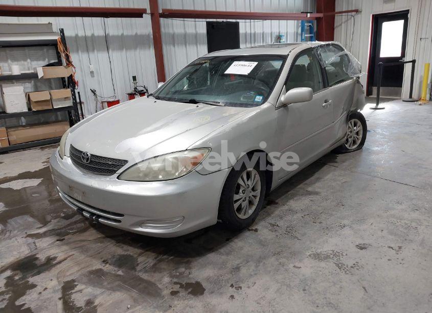 Photo 2 of 2004 Toyota Camry LE V6 (VIN 4T1BF32K74U568974)