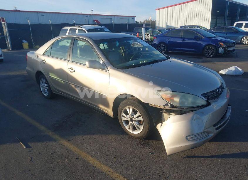 2004 Toyota Camry LE V6 (VIN 4T1BF32K74U570479) main photo