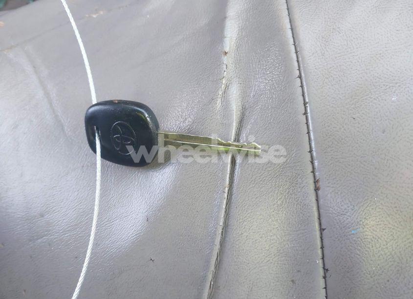 Photo 11 of 2004 Toyota Camry LE V6 (VIN 4T1BF32K74U570479)