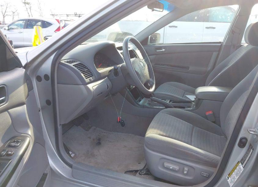 Photo 5 of 2005 Toyota Camry LE V6 (VIN 4T1BF32K75U105928)