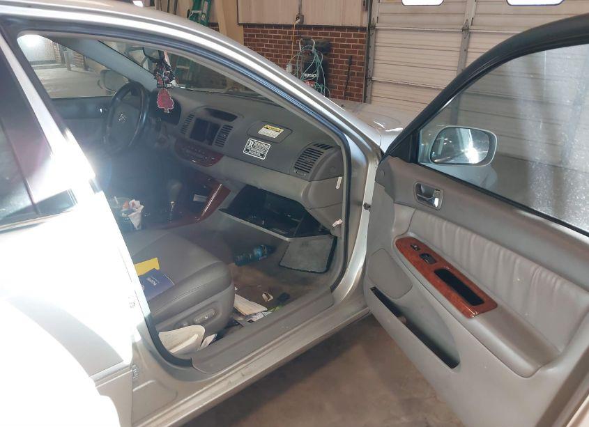 Photo 5 of 2005 Toyota Camry XLE V6 (VIN 4T1BF32K75U594024)