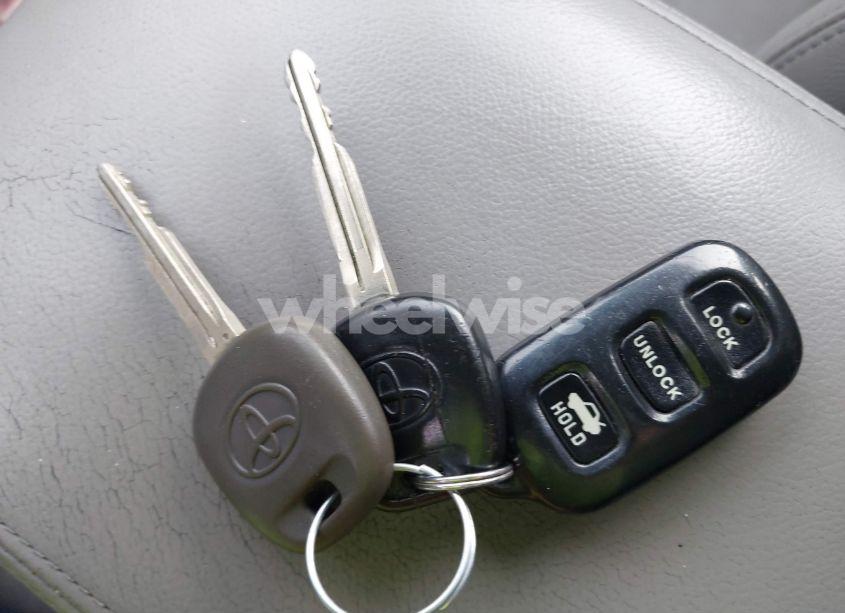 Photo 11 of 2005 Toyota Camry XLE V6 (VIN 4T1BF32K75U595836)
