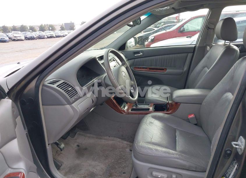 Photo 5 of 2005 Toyota Camry XLE V6 (VIN 4T1BF32K75U595836)