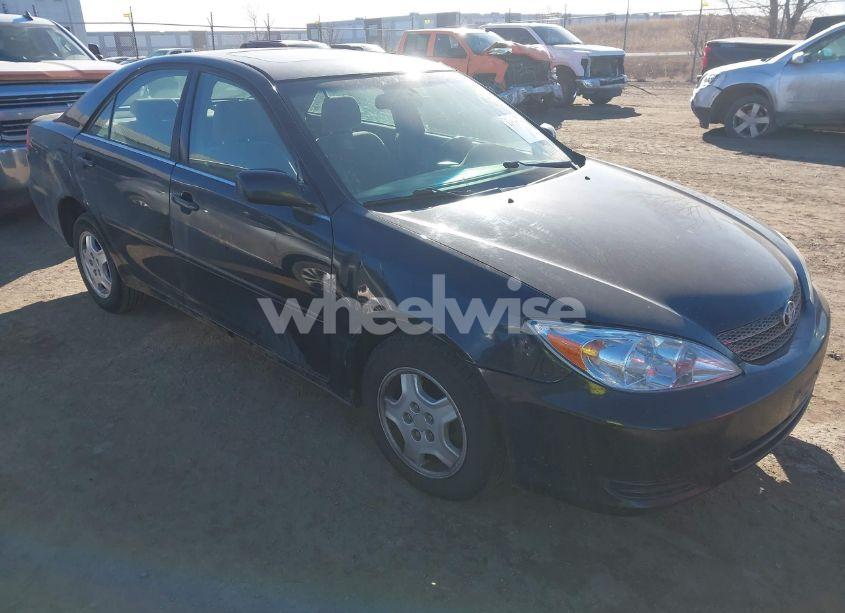 2002 Toyota Camry LE V6 (VIN 4T1BF32K82U016154) main photo