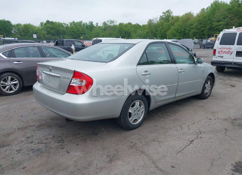 Photo 4 of 2002 Toyota Camry LE V6 (VIN 4T1BF32K82U021211)