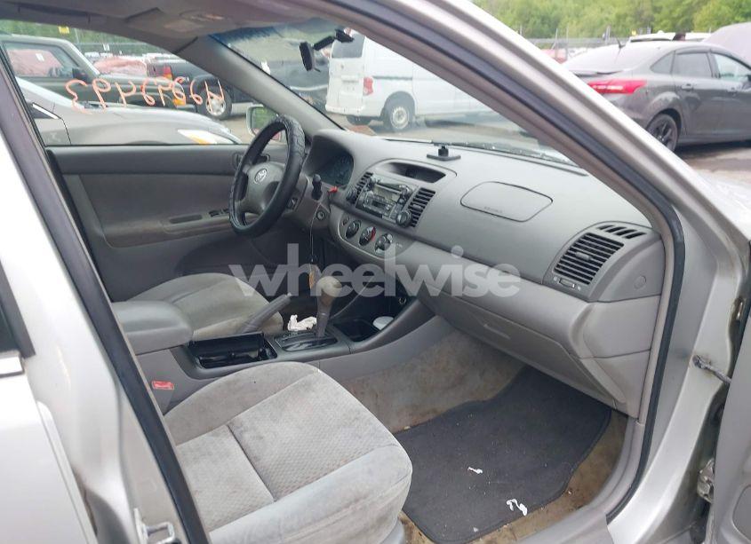 Photo 5 of 2002 Toyota Camry LE V6 (VIN 4T1BF32K82U021211)