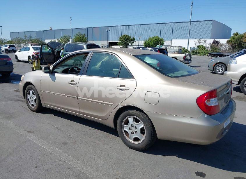Photo 3 of 2002 Toyota Camry LE V6 (VIN 4T1BF32K82U030068)